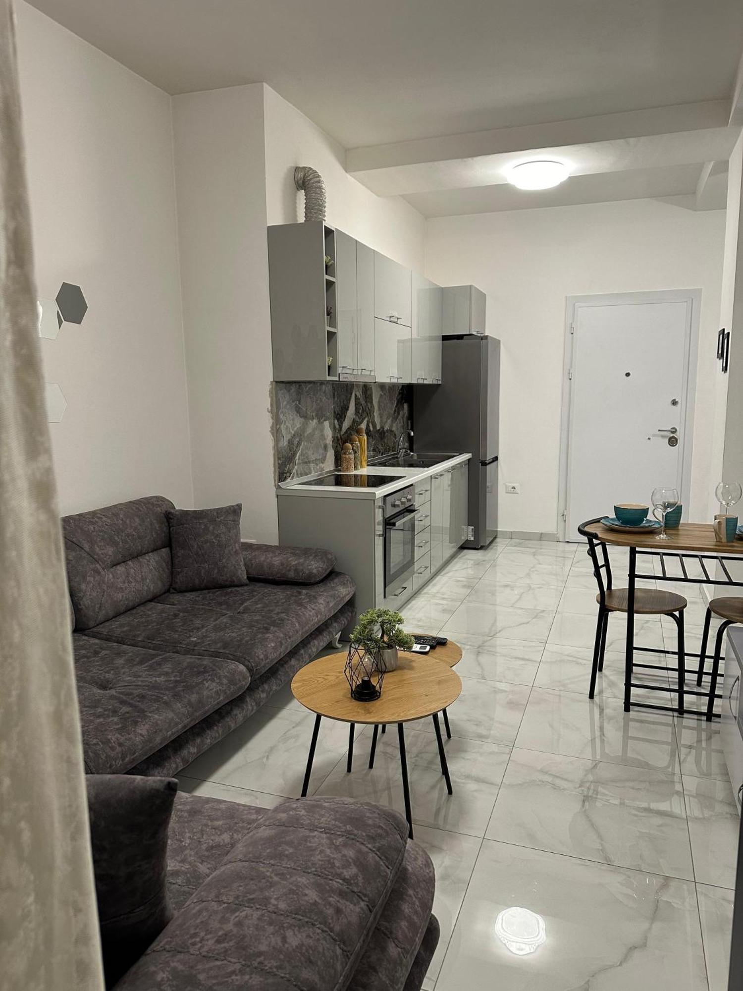 Second Home 1 Tirana Esterno foto